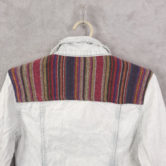 Free People Size 8 Denim Jean JACKET    White Washed  Baja  Aztec Knit - Picture 3 of 13